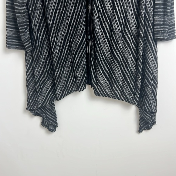 Comfy USA XL Black White Stripe Button Front Shark Bite Hem Tunic Top Lagenlook - Picture 6 of 9